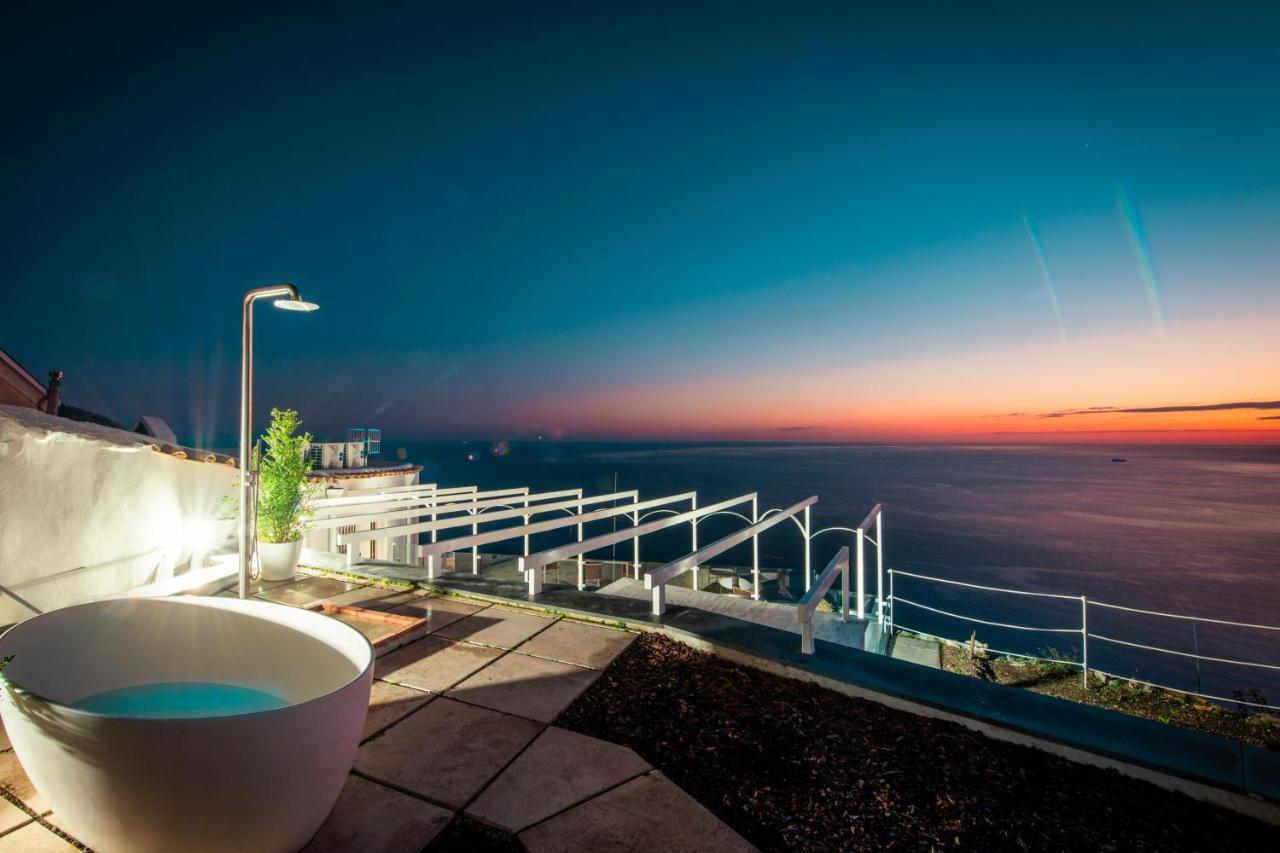 VILLA LA TAGLIATA spectacular jacuzzi hot tub amazing view&private parking garage Positano Exterior foto