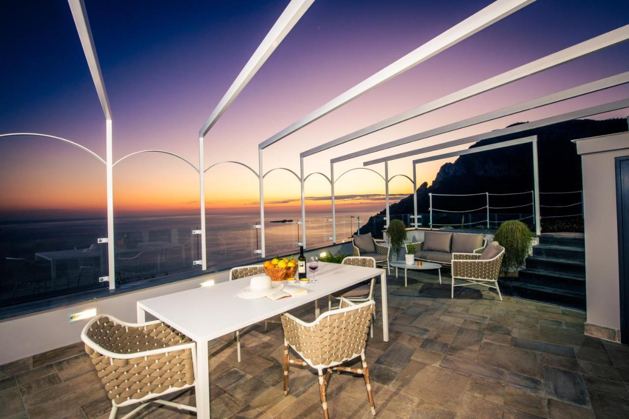 VILLA LA TAGLIATA spectacular jacuzzi hot tub amazing view&private parking garage Positano Exterior foto