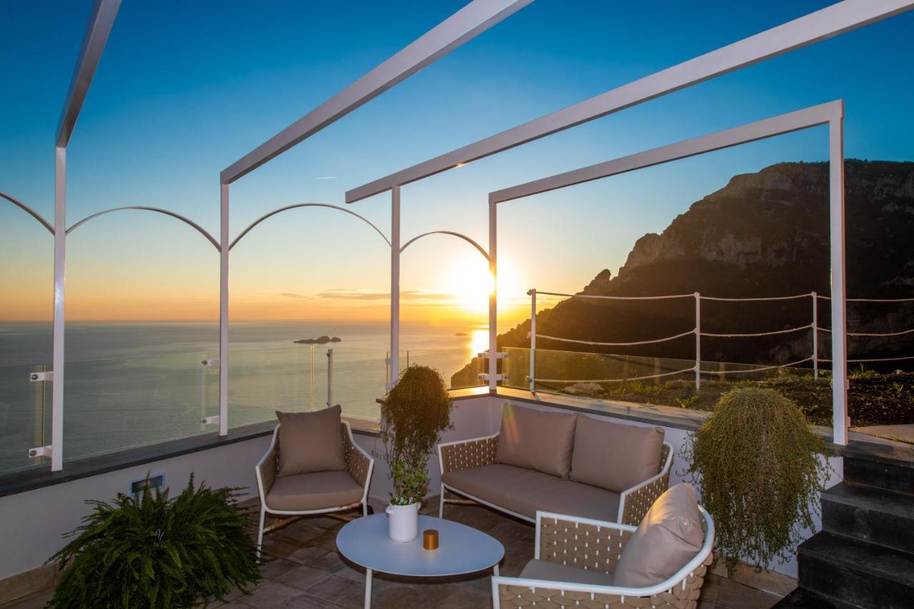 VILLA LA TAGLIATA spectacular jacuzzi hot tub amazing view&private parking garage Positano Exterior foto
