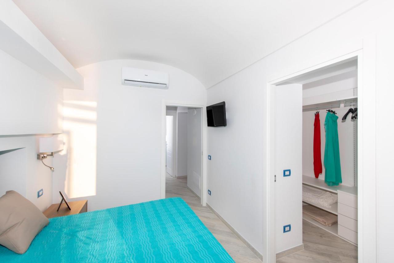 VILLA LA TAGLIATA spectacular jacuzzi hot tub amazing view&private parking garage Positano Exterior foto