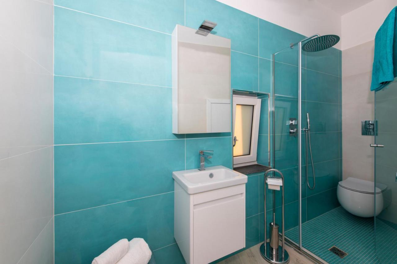 VILLA LA TAGLIATA spectacular jacuzzi hot tub amazing view&private parking garage Positano Exterior foto